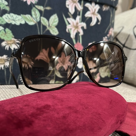 Gucci 60mm Square Sunglasses - Picture 3 of 11